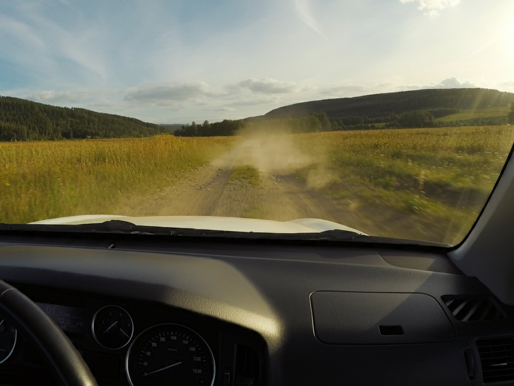 driving on the countryside