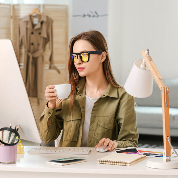 G8860 Yellow Lens Blue Light Reading Glasses (Model)